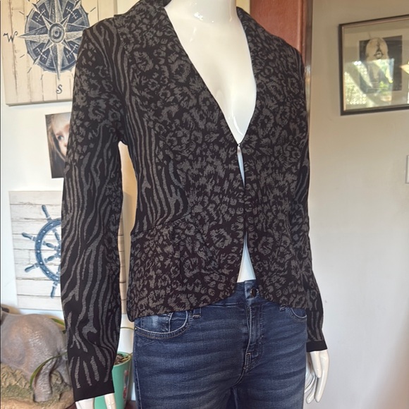 NWT Style&Co size small Black and Gray Patterned Cardigan - Picture 2 of 6